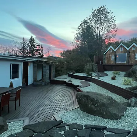 Iceland Sjf Villa, Hot Tub & Outdoor Sauna Amazing Mountains And City View Over Reykjavik-2