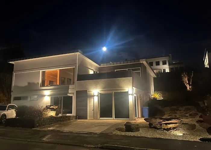 Iceland Sjf Villa, Hot Tub & Outdoor Sauna Amazing Mountains And City View Over Reykjavik