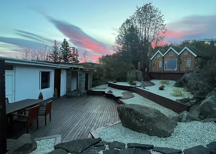 Iceland Sjf Villa, Hot Tub & Outdoor Sauna Amazing Mountains And City View Over Reykjavik