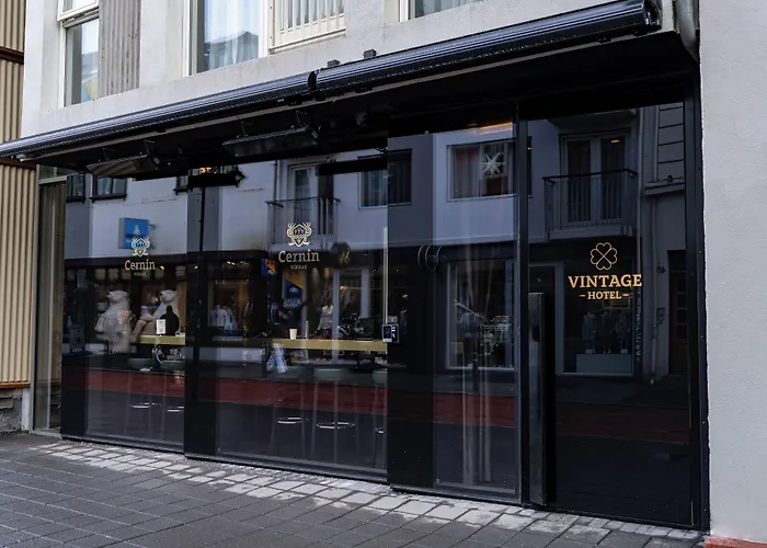 Lodge: Vintage Apartment Hotel